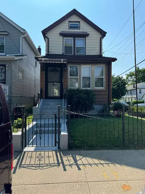131-02 135th St, South Ozone Park, NY 11420