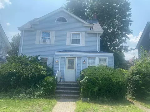 220-44 93rd Ave, Queens Village, NY 11428