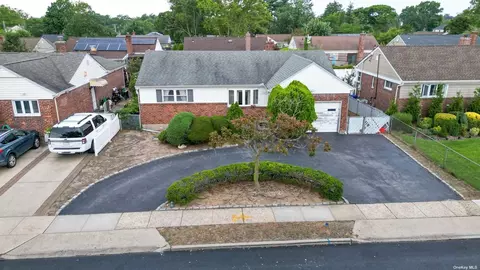 552 Ridge Rd, Elmont, NY 11003