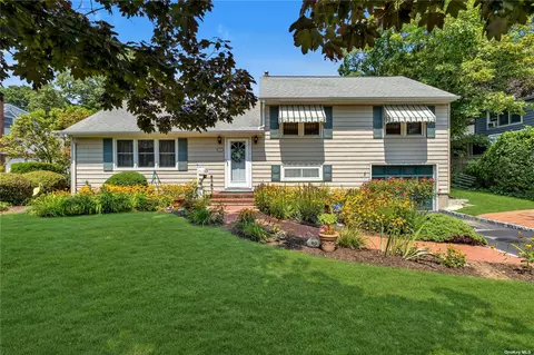 26 Jay Ct, Northport, NY 11768
