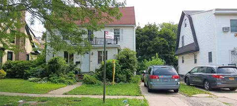 84-27 117th St, Richmond Hill, NY 11418