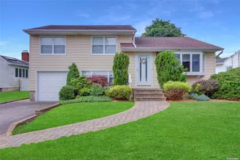 3538 Southview Ave, Wantagh, NY 11793