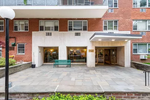 52-30 39 Dr #6T, Woodside, NY 11377