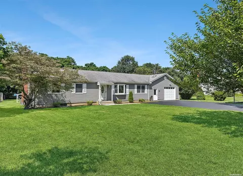 840 Little Neck Rd, Cutchogue, NY 11935