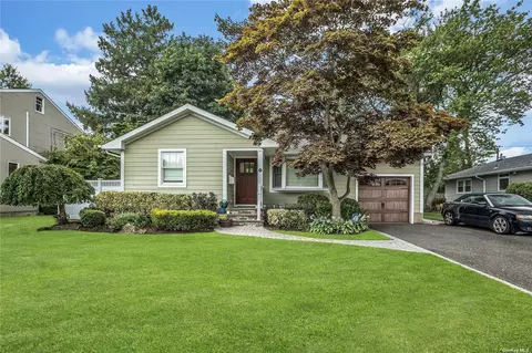 23 Greenvale Ln, Syosset, NY 11791