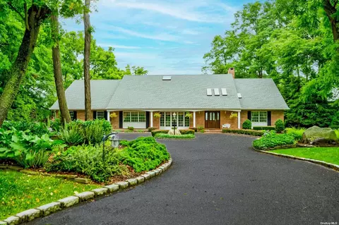 137 Sunken Meadow Rd, Northport, NY 11768