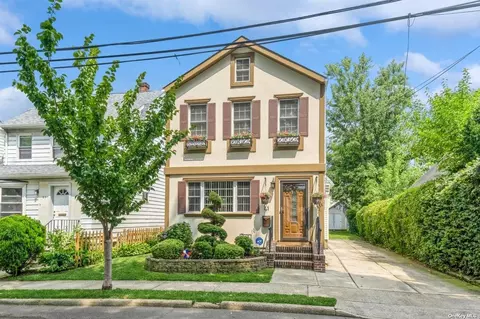 41 Sycamore Ave, Floral Park, NY 11001
