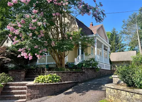 45 Hillside Ave, Huntington, NY 11743