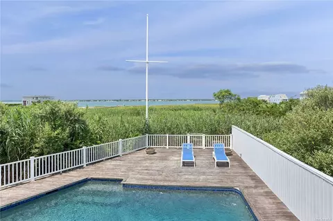 564 Dune Rd, Westhampton, NY 11977