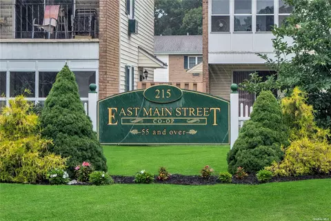 215 E Main St #23, East Islip, NY 11730