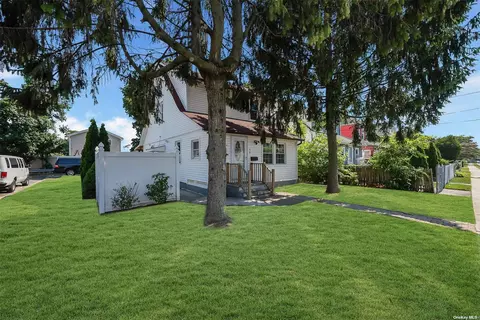 76 Harts Ave, Roosevelt, NY 11575