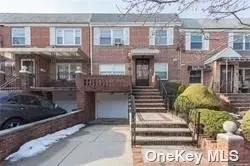 61-34 71st St, Middle Village, NY 11379