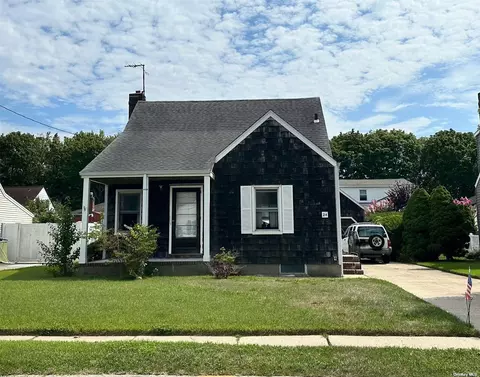 24 Helena Ave, Bethpage, NY 11714