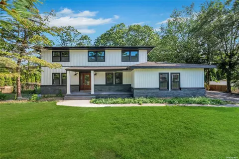 12 Hardwick Pl, Lake Grove, NY 11755
