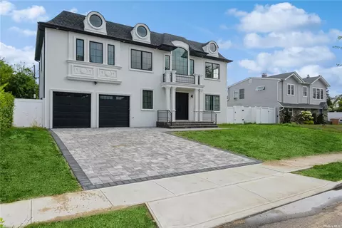 2491 Marshall Dr, East Meadow, NY 11554