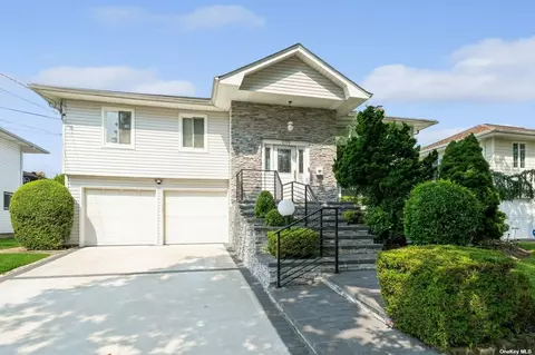 1099 Fordham Ln, Woodmere, NY 11598