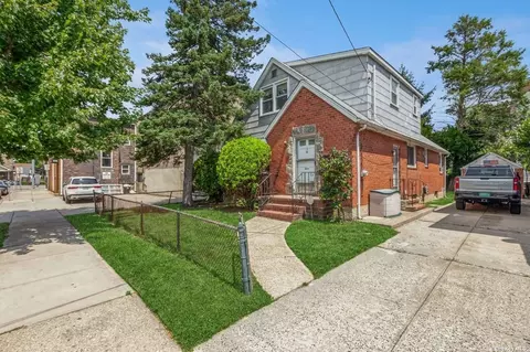3 Flower Ave, Floral Park, NY 11001