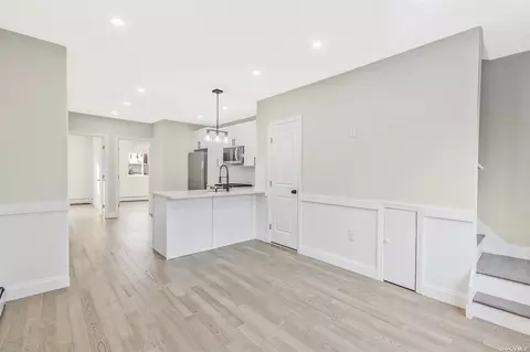 20-40 41st St, Astoria, NY 11105