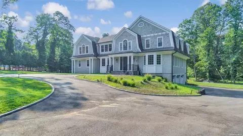 7 Pheasant Ln, Northport, NY 11768