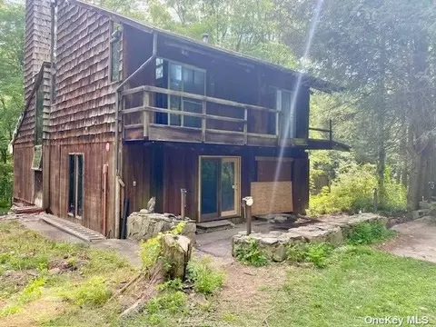 67 Van Werts Ln, Walden, NY 12586