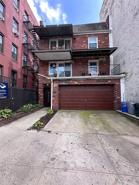 27-19 23rd St, Astoria, NY 11102