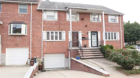 240-04 65 Ave, Douglaston, NY 11362