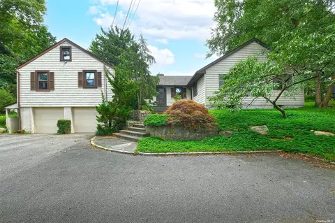 248 Melville Rd, Huntington Station, NY 11746