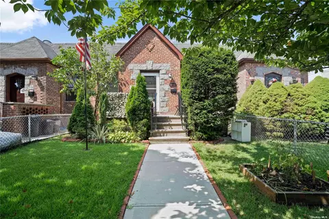 59-56 69th Pl, Maspeth, NY 11378