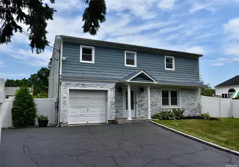 189 Holbrook Rd, Holbrook, NY 11741