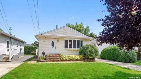 84 Cedar Dr, Massapequa, NY 11758