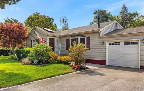 74 Beaver Dam Rd, Islip, NY 11751