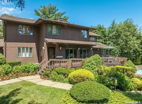 92 Karol Pl, Muttontown, NY 11753