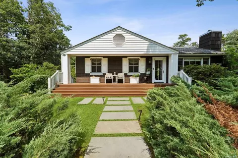34 Ridge Rd, Southampton, NY 11968