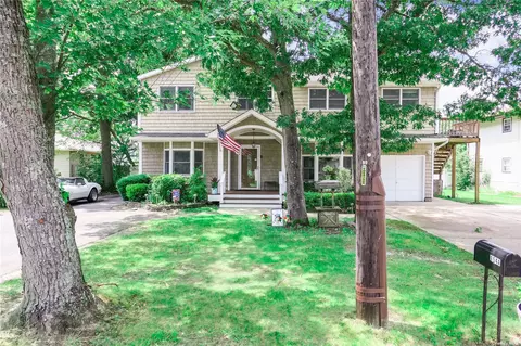 154 Maple St # A, Medford, NY 11763