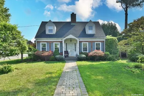 364 Mineola Blvd, Mineola, NY 11501