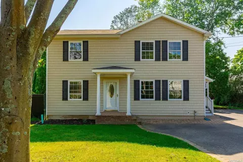 290 Lake Ave, Nesconset, NY 11767