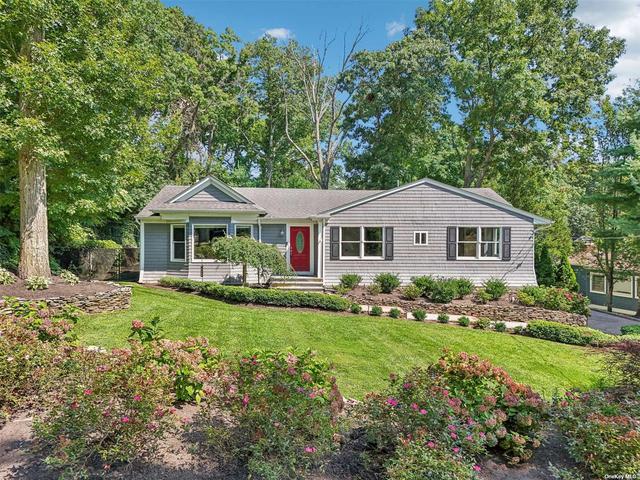 5 Somerset Ln, East Setauket, NY 11733