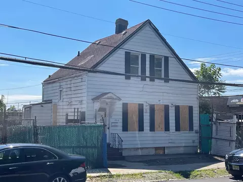 49-13 70th St, Woodside, NY 11377