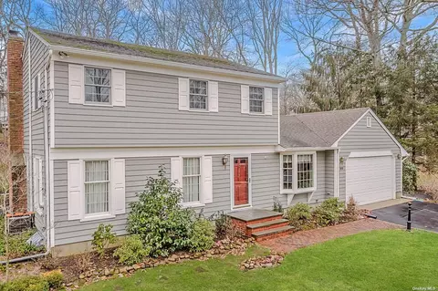 610 Eastwood Dr, Cutchogue, NY 11935