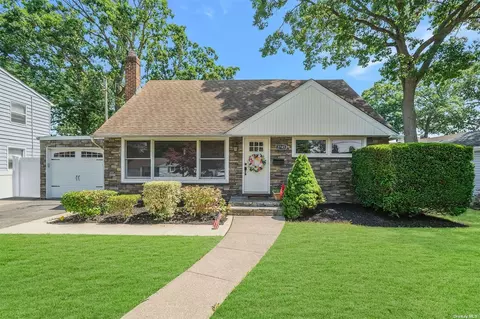 2745 Harvey Ave, Oceanside, NY 11572