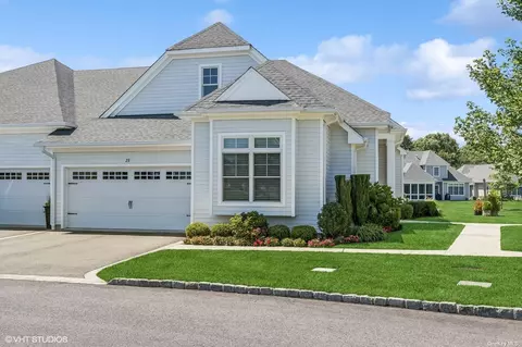 25 Sweet Meadow Ct #25, Cutchogue, NY 11935