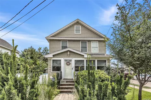 220 Central Ave, Lynbrook, NY 11563