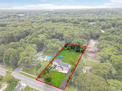 140 Bellport Ave, Medford, NY 11763