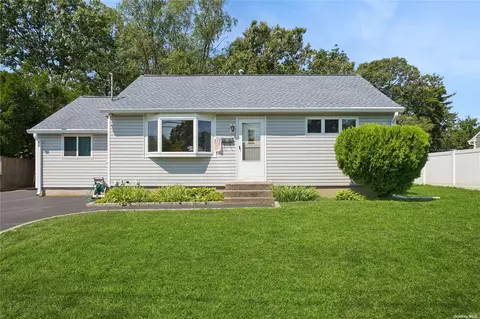 43 Morning Dr, Centereach, NY 11720