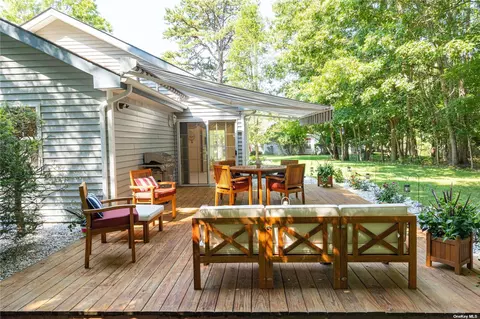20 Westchester Ct, Middle Island, NY 11953