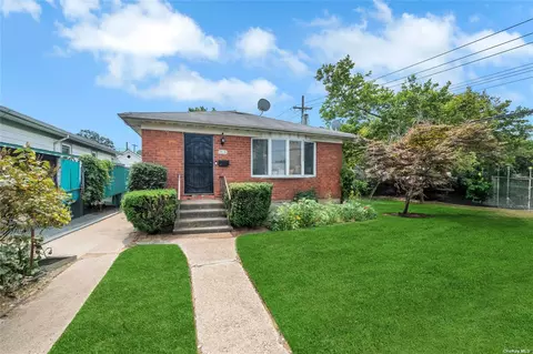 216-04 132nd Ave, Springfield Gardens, NY 11413