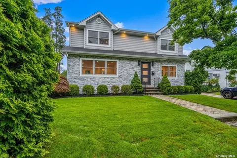 139 Vanderbilt Ave, Manhasset, NY 11030