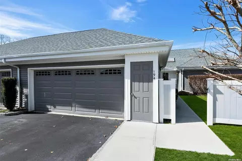 194 River Dr #194, Moriches, NY 11955