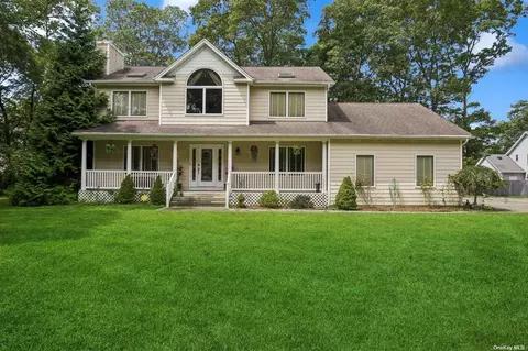 454 Kane Ave, Patchogue, NY 11772