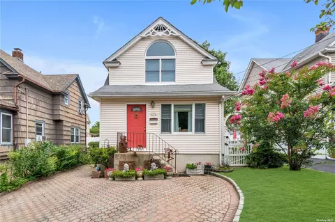 23 Irma Ave # A, Port Washington, NY 11050
